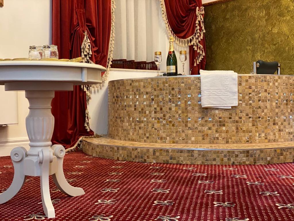 Vila Imperial One Luxury Boutique Hotel Фэгэраш Экстерьер фото