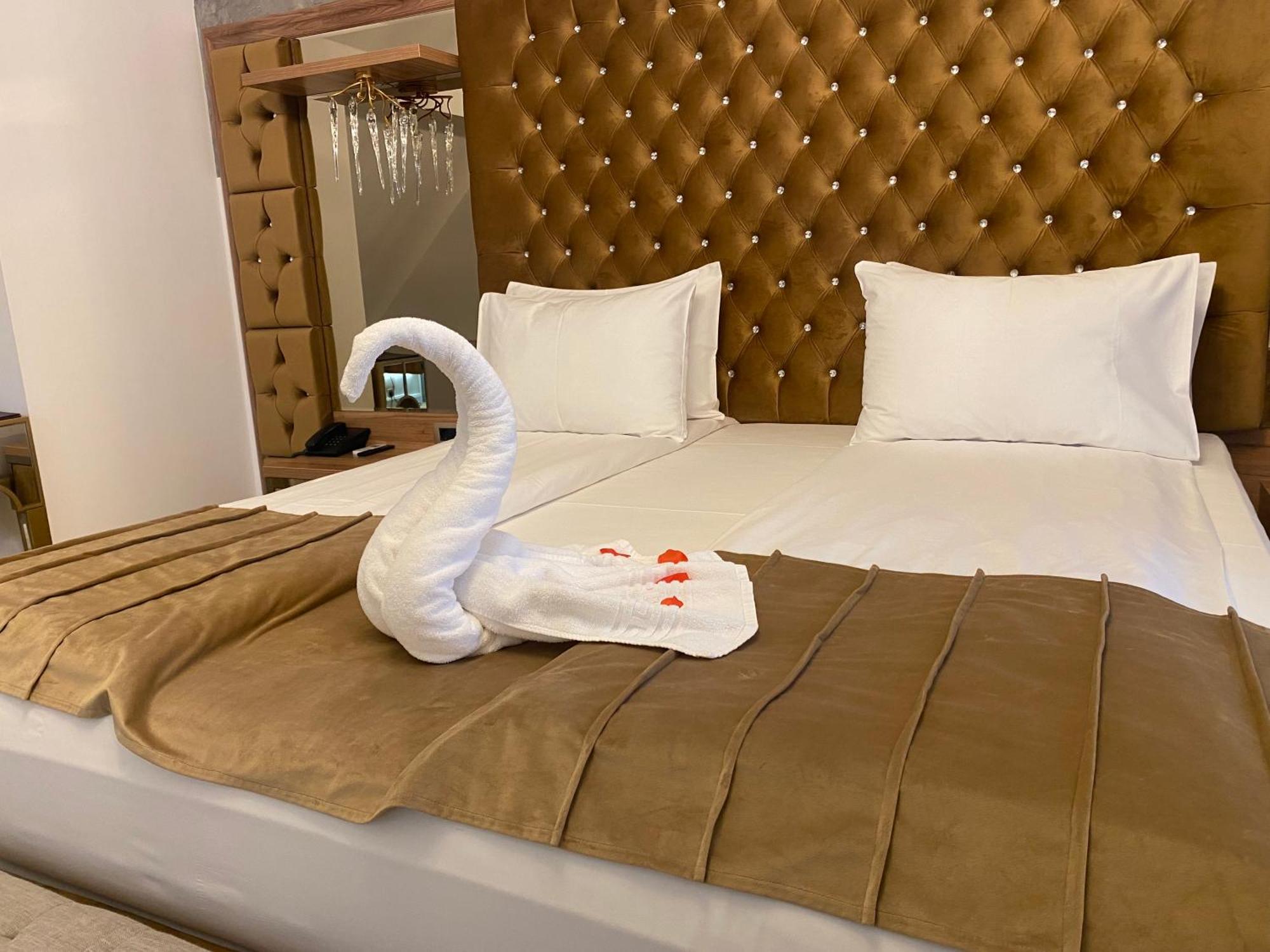 Vila Imperial One Luxury Boutique Hotel Фэгэраш Экстерьер фото