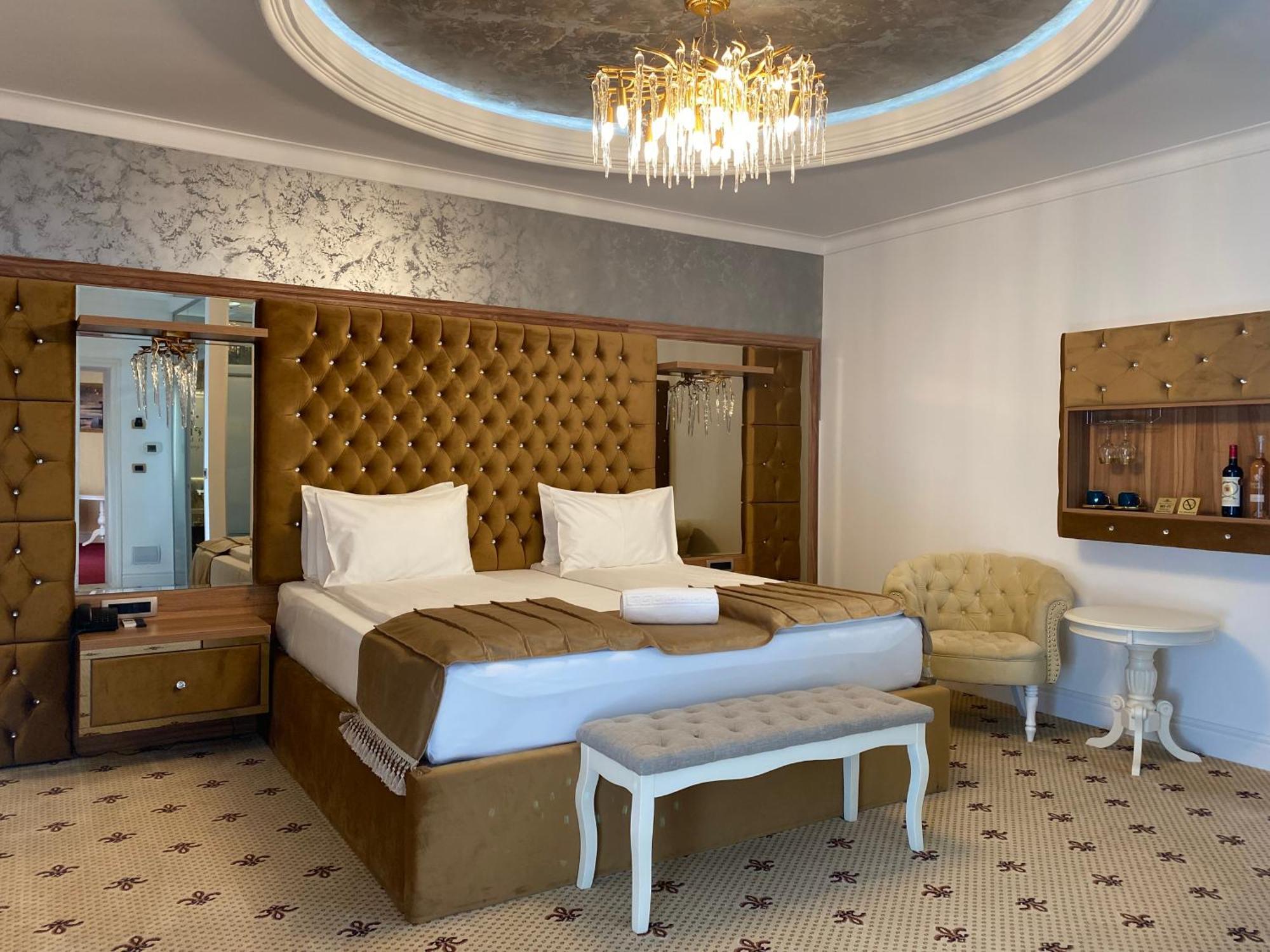 Vila Imperial One Luxury Boutique Hotel Фэгэраш Экстерьер фото